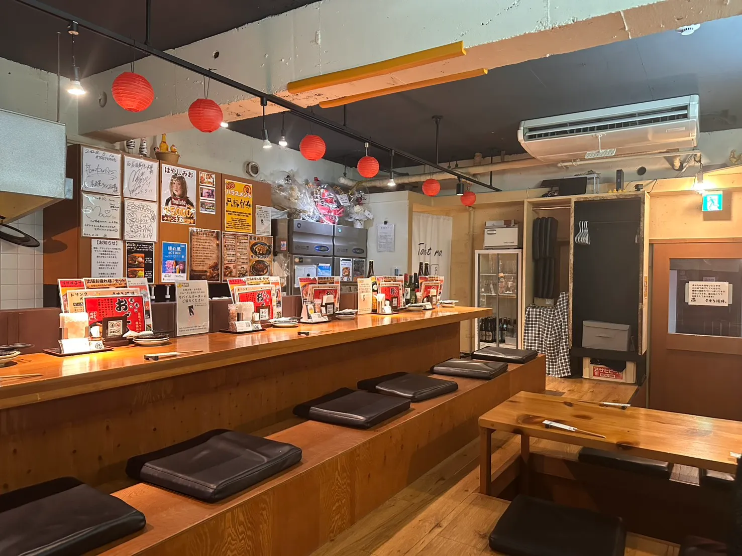 松山骨付き鳥-居酒屋チキン泥棒（松山市の居酒屋）の料理写真